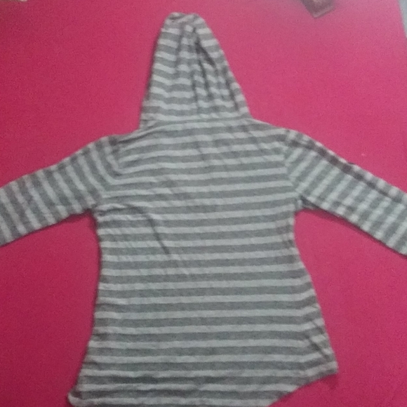 Stripped quarter sleeve top - Picture 3 of 3